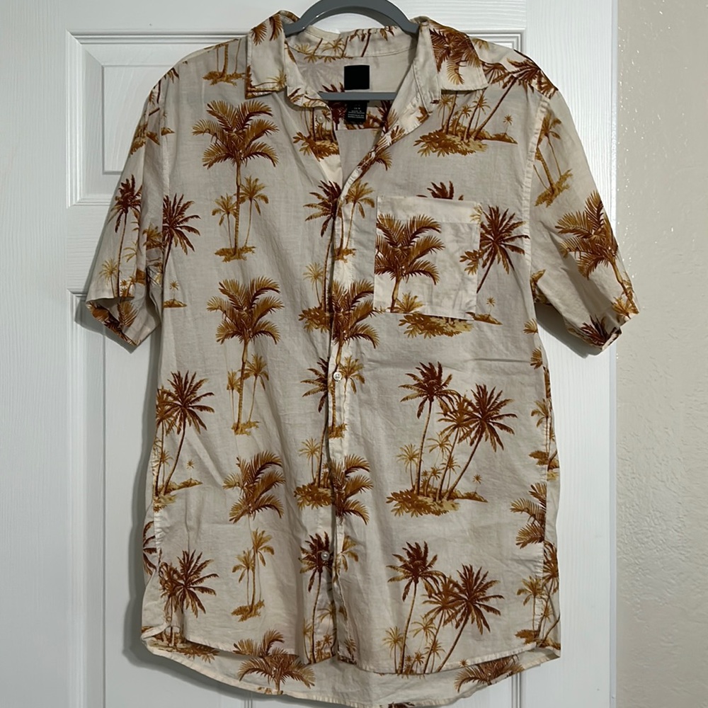 H&M Men’s Tan&Orange Hawaiian Button Down Shirt Size Medium